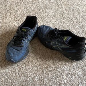 Men’s ASICS running shoes